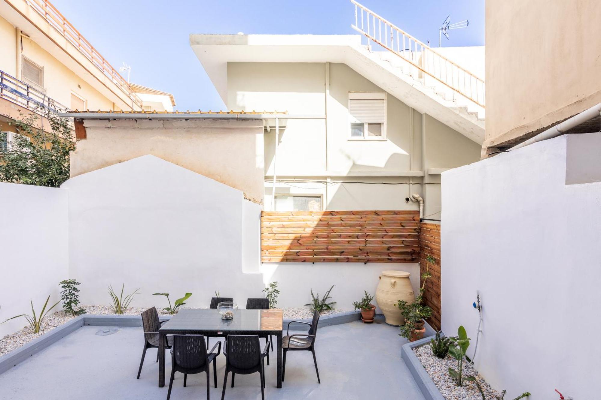 Garden Luxury Apartment *